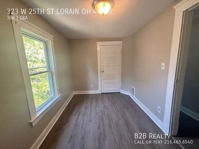 Photo - 323 W 25th St