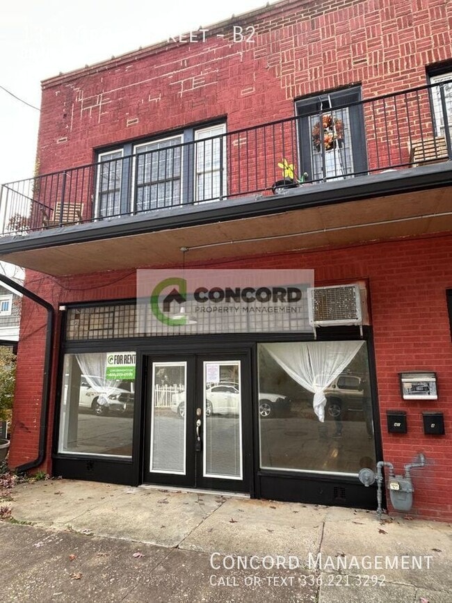 Photo - 1311 Grove St Unit B2