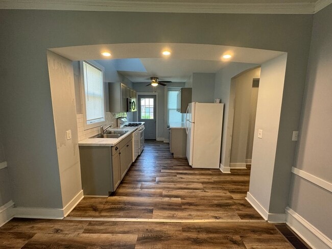 Photo - Spacious 2BR Duplex with Laundry Hookups + Big Yard