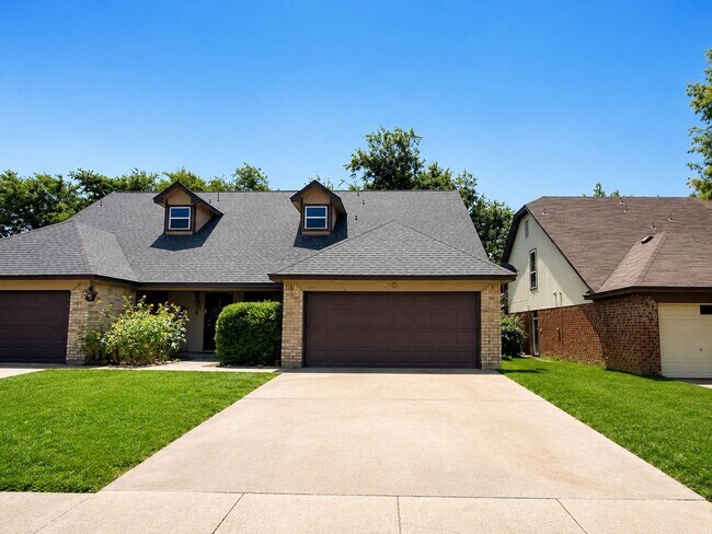 Building Photo - 7716-7718 Sable Lane Unit 7716