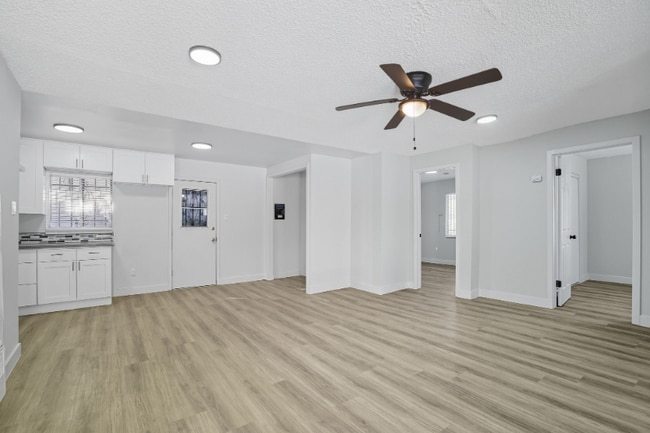 Photo - 4710 St Elmo Dr Unidad 4714