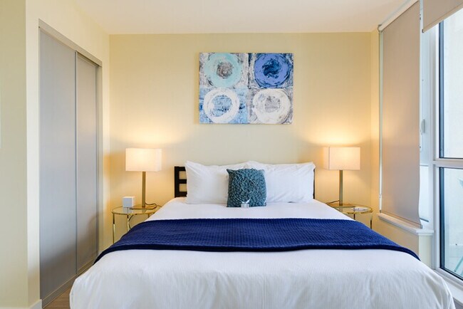 Photo - 123 Simcoe St Unit SI ID1034861P