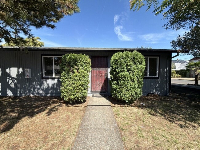 Building Photo - 5921 SE 83rd Ave Unit #5921