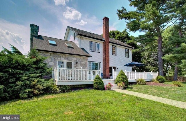 Photo - 1300 Bear Tavern Rd