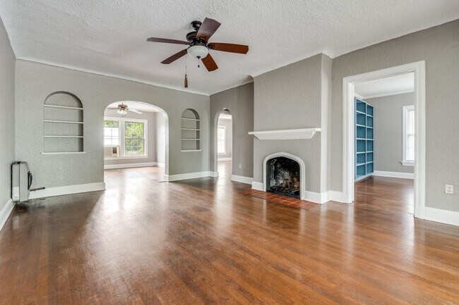 4135-4135 Hawthorne Ave Unit 4133 Hawthorne