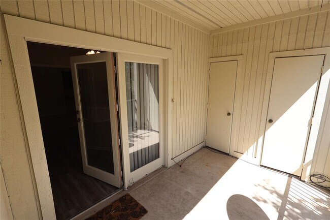 Photo - 3840 Far W Blvd Unit 217