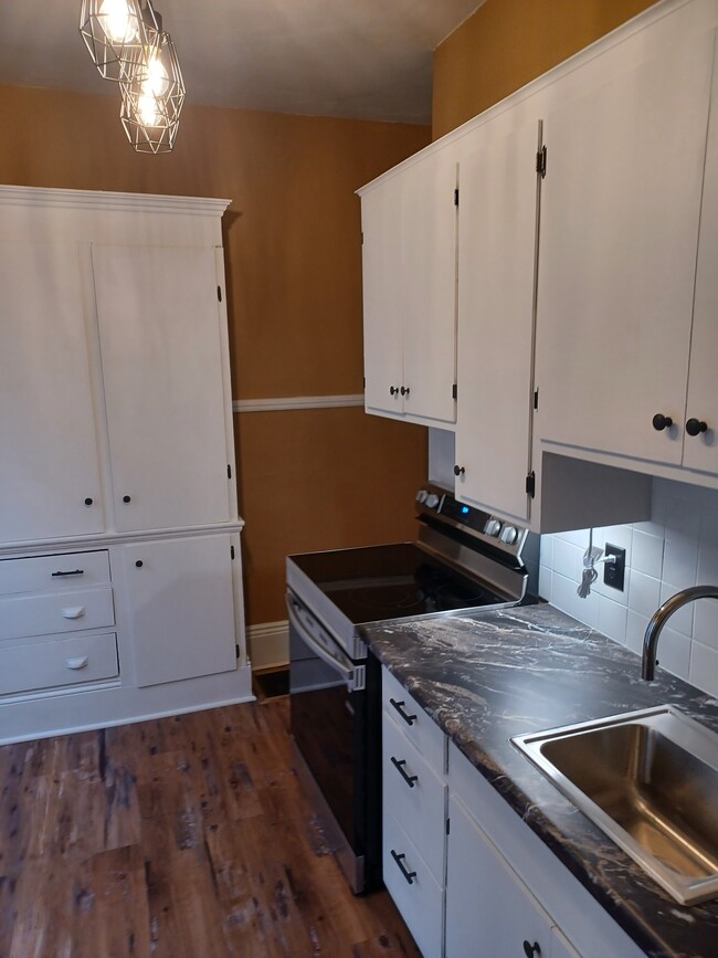 Photo - 815 N Appleton St
