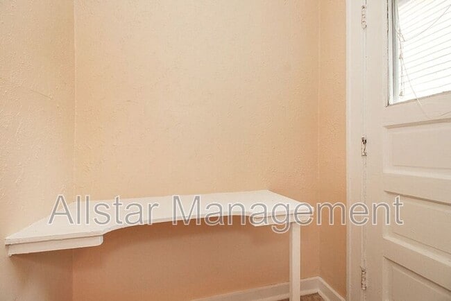 Photo - 2100 Cottage Grove Ave