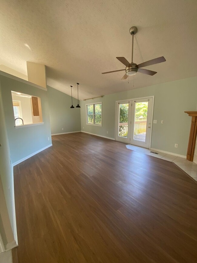 Photo - Spacious 4 Bedroom, 2.5 Bath Home