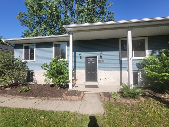 Building Photo - 518 Bergen Ave Rental