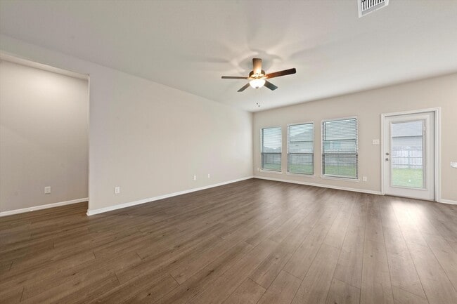 Photo - 7445 Gdn Gln Dr