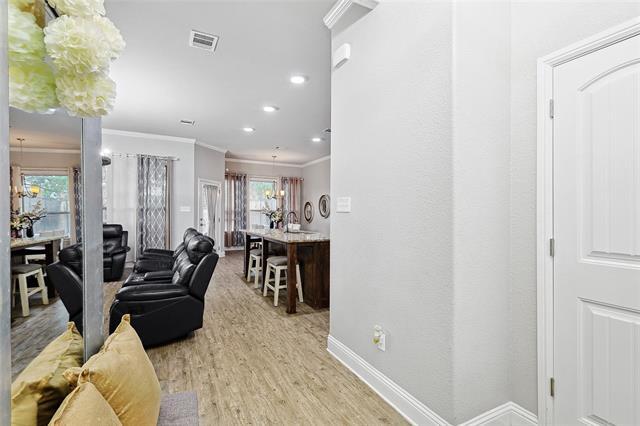 Photo - 342 W Huffman St