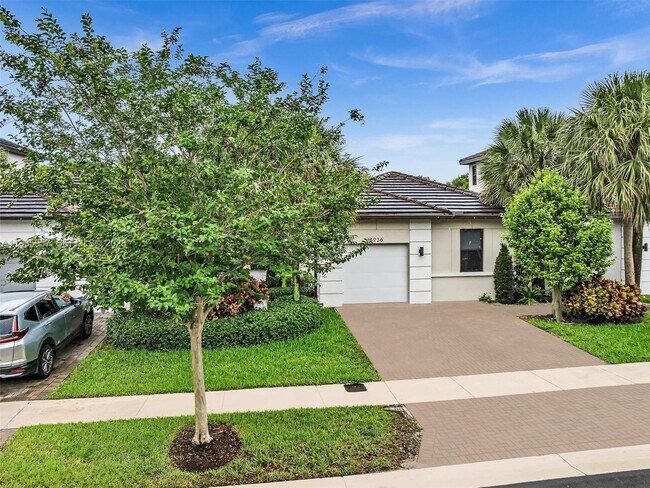 Photo - 4936 Whispering Way