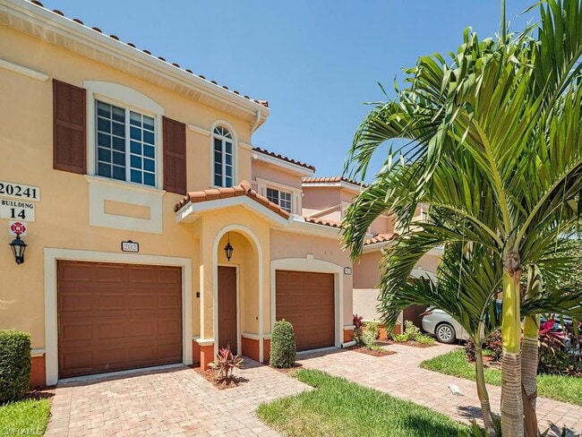 20214 Unidad 102 - 20241 Estero Gardens Cir Unidad 102