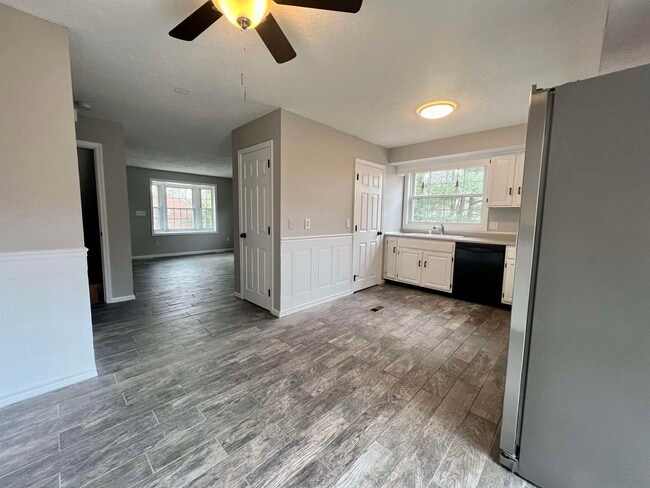 Photo - 83 Derryfield Ct