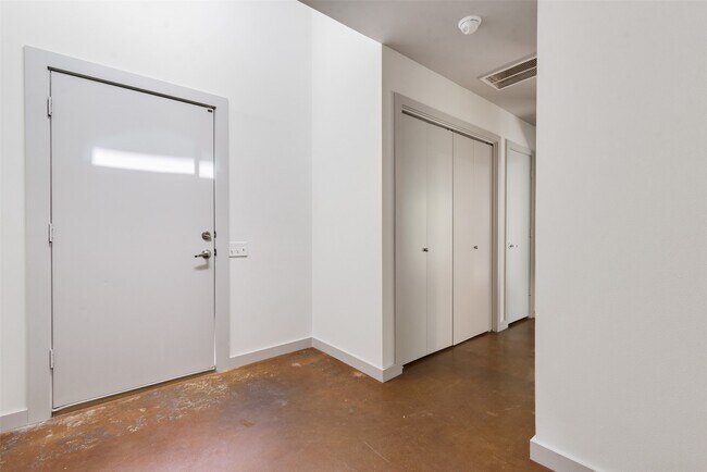 Photo - 2605 Calumet St