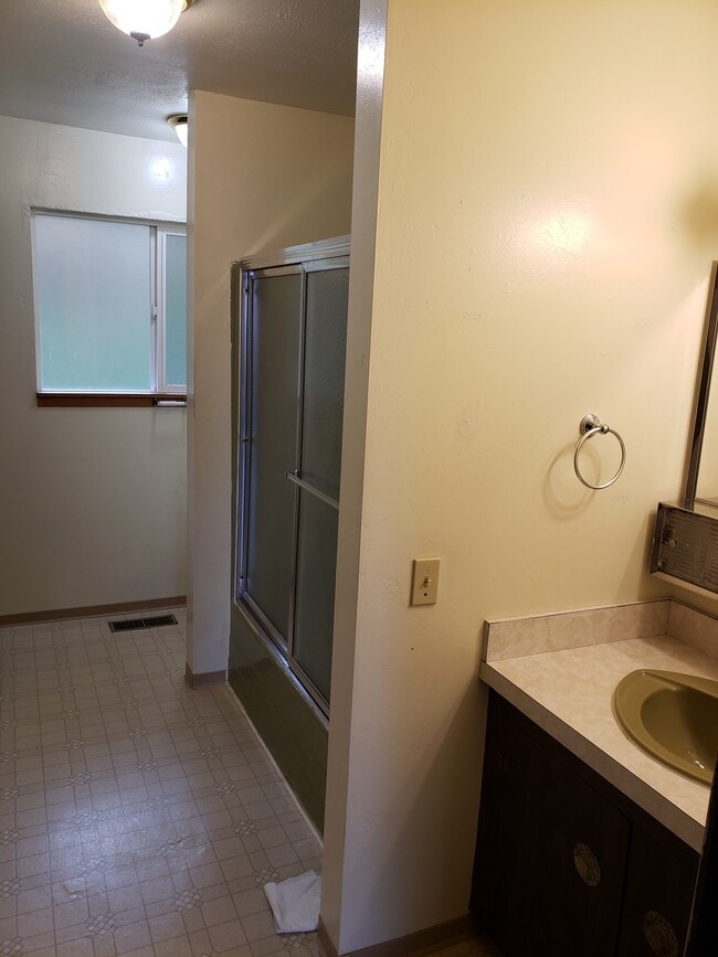 Photo - 3432 Park St Unit B