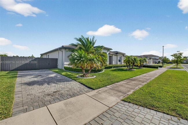 Building Photo - 16767 SW 290th Ln Unit 1