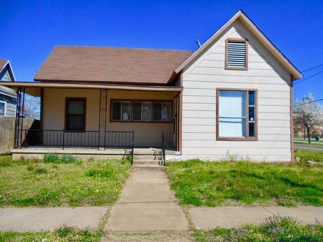 Building Photo - 1025 Chaffin St Rental