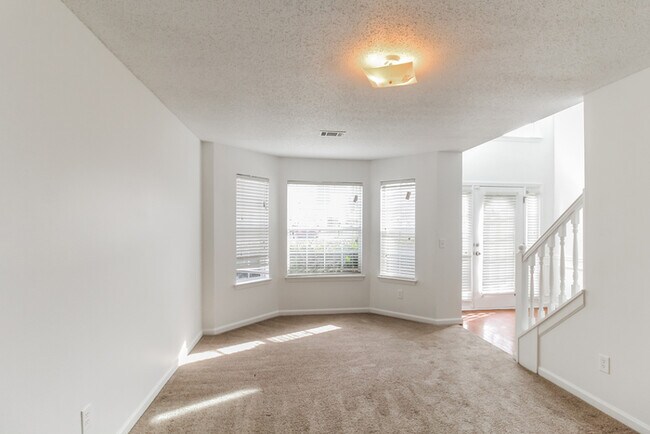 Photo - 4603 Derby Loop