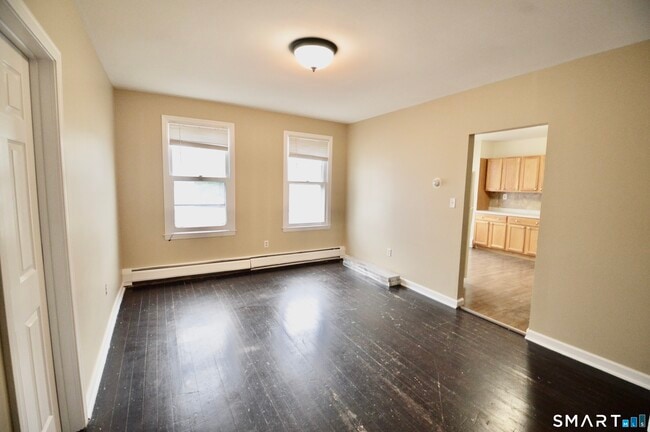 Photo - 2343 Barnum Ave Unit B
