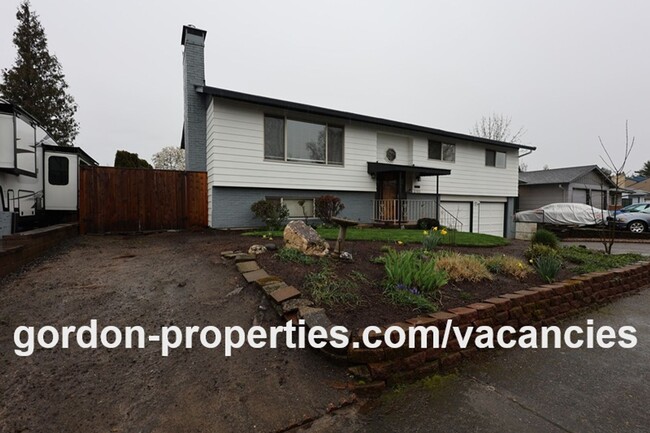 Photo - NE 22nd Ct - Gresham 4 bedroom split level home