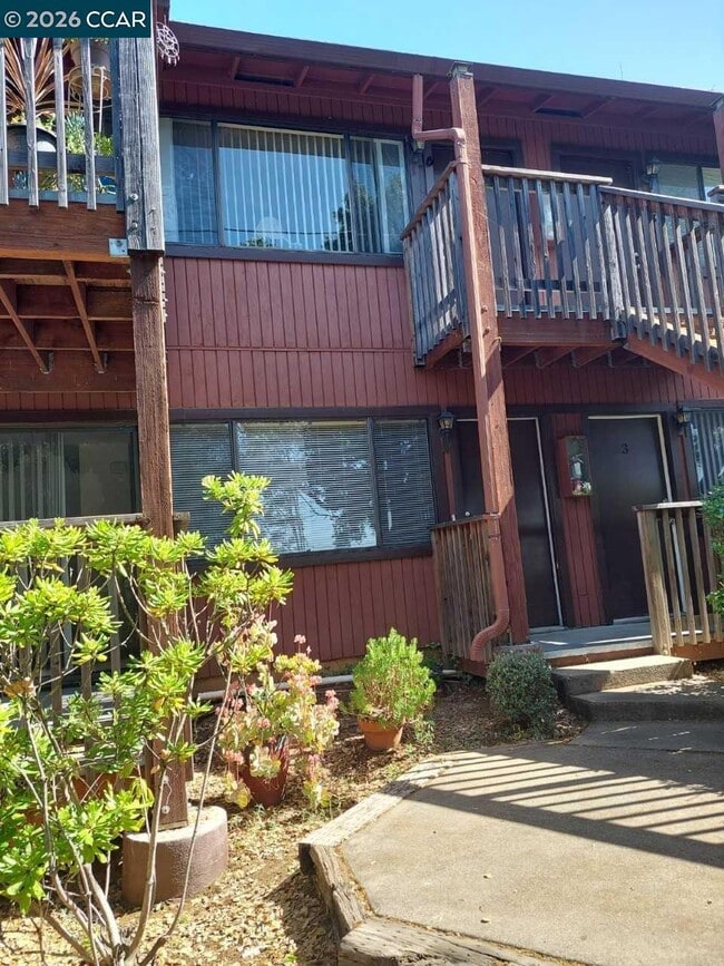 Building Photo - 124 Benson Ave