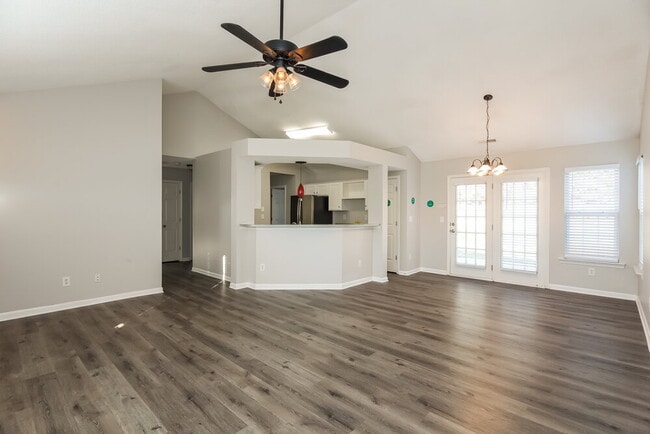 Photo - 5832 Mahogany Pl SW