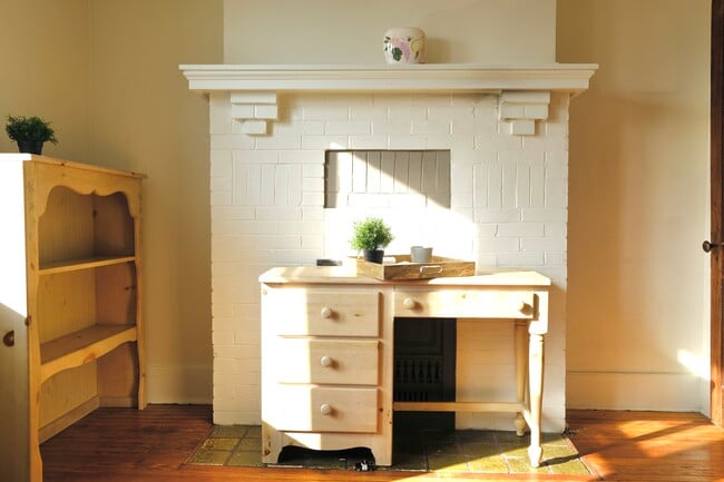 Building Photo - 1041 Mirror St