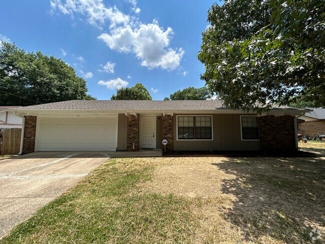 Building Photo - 13 Northwood Dr Rental