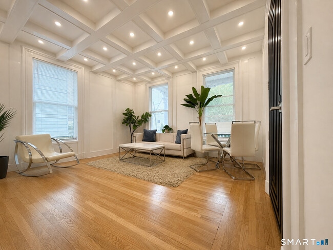 Building Photo - 492 Lombard St Unit 1st floor