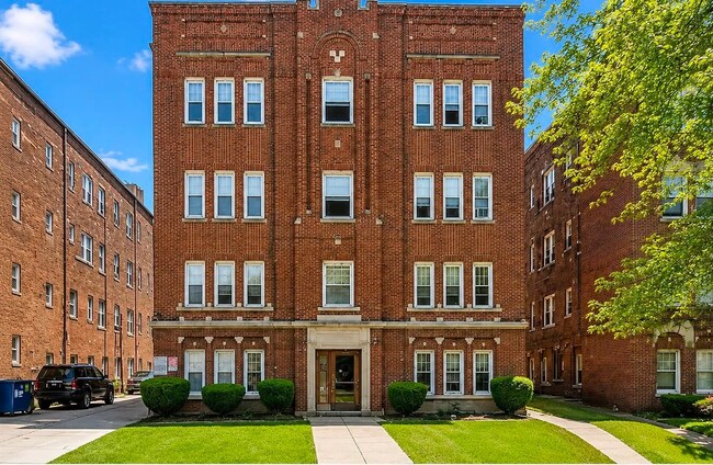 Building Photo - 1368 West Blvd