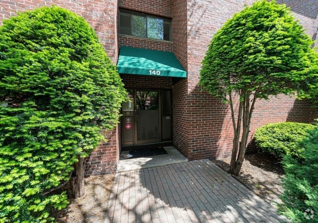 Building Photo - 140 Kenrick St Unit 4 Rental
