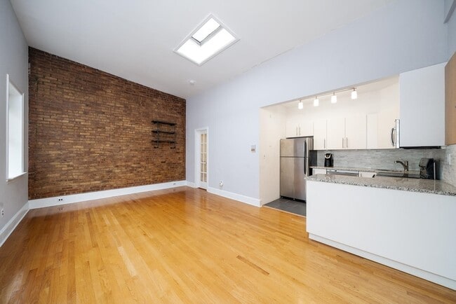 Photo - 309 1st St
