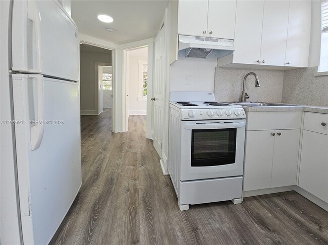 Photo - 2007 SW 10th St Unit 3