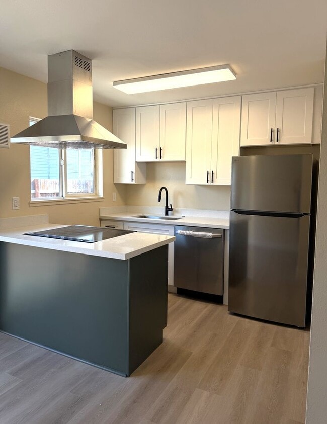 Photo - 7442 Marcrum Ave
