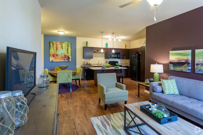 2 BR 2 BA 1062 SF
