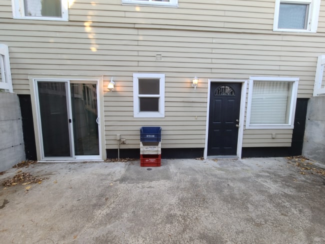 Building Photo - 2223 Lincoln St