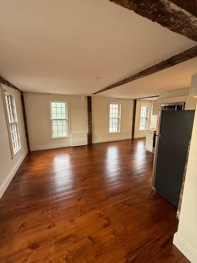 203 S Main St Unidad 2A