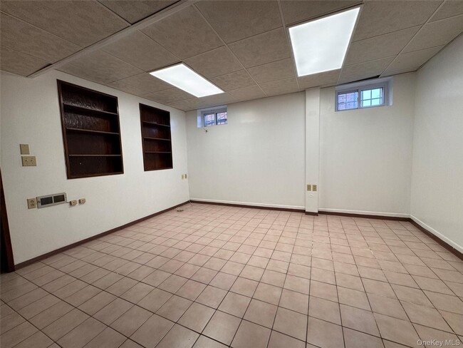 Photo - 147-49 28th Ave