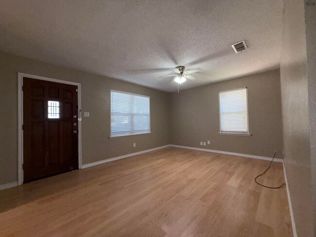 Photo - 5115 Kingston Dr