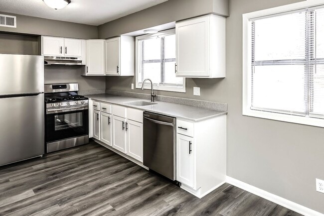 Photo - Updated 2-Bed and 1.5- Bath Apartment with Balcony! Unit 41