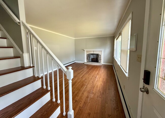 Photo - 563 Lakeside Dr