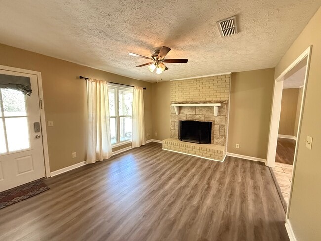 Photo - 1097 Wolfe Rd