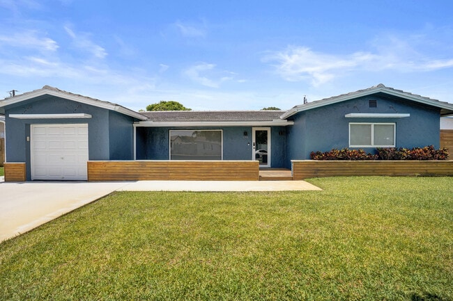 Photo - 1201 SW 28th Ave