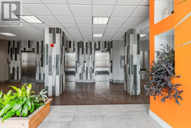 Photo - 150 Lakeshore Rd W Unité 1003