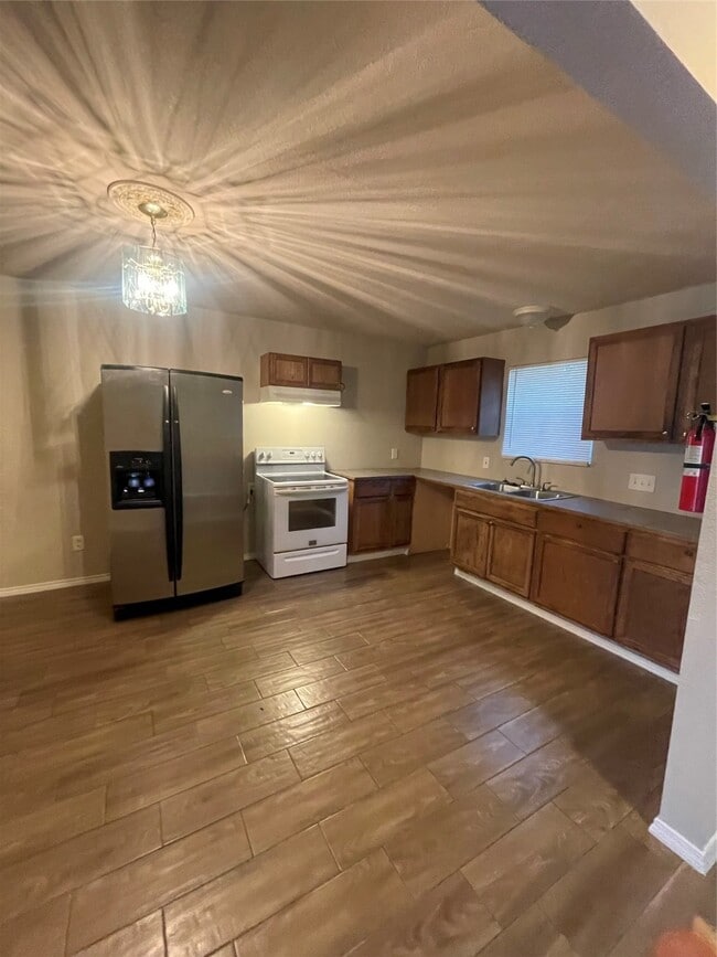 Photo - 5313 Carmen St