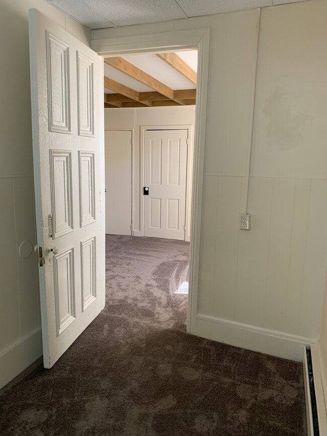 Foyer To Bedrooms - 133 S Main St Rental
