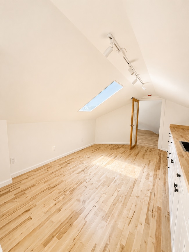 1472 Chanticleer Ave