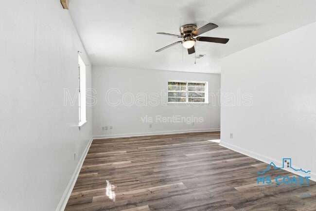 3007 Meteor St